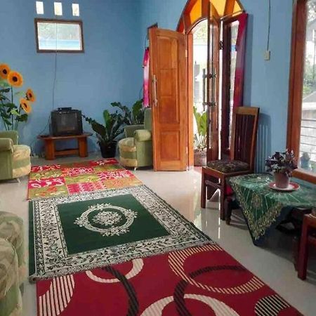 Express O 91370 Rumah Pemandangan Semeru Asli Lumajang 外观 照片